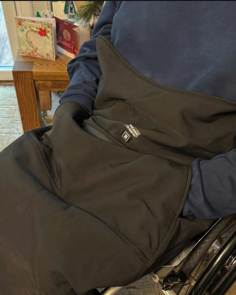 Zima na wózku inwalidzkim-test koca grzewczego Jak nie zamarznąć na wózku? Walka z mrozem na wózku Czy zima i wózek idą w parze dystrofia mięśniowa